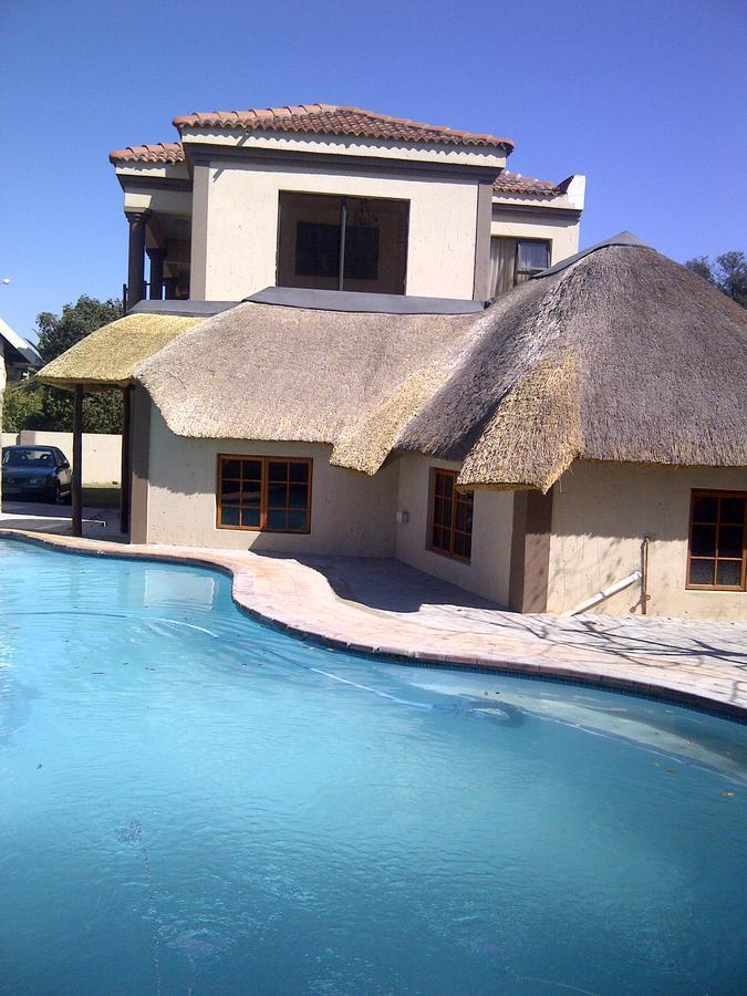 Lekoa Bed And Breakfast And Trading Vanderbijlpark Bagian luar foto