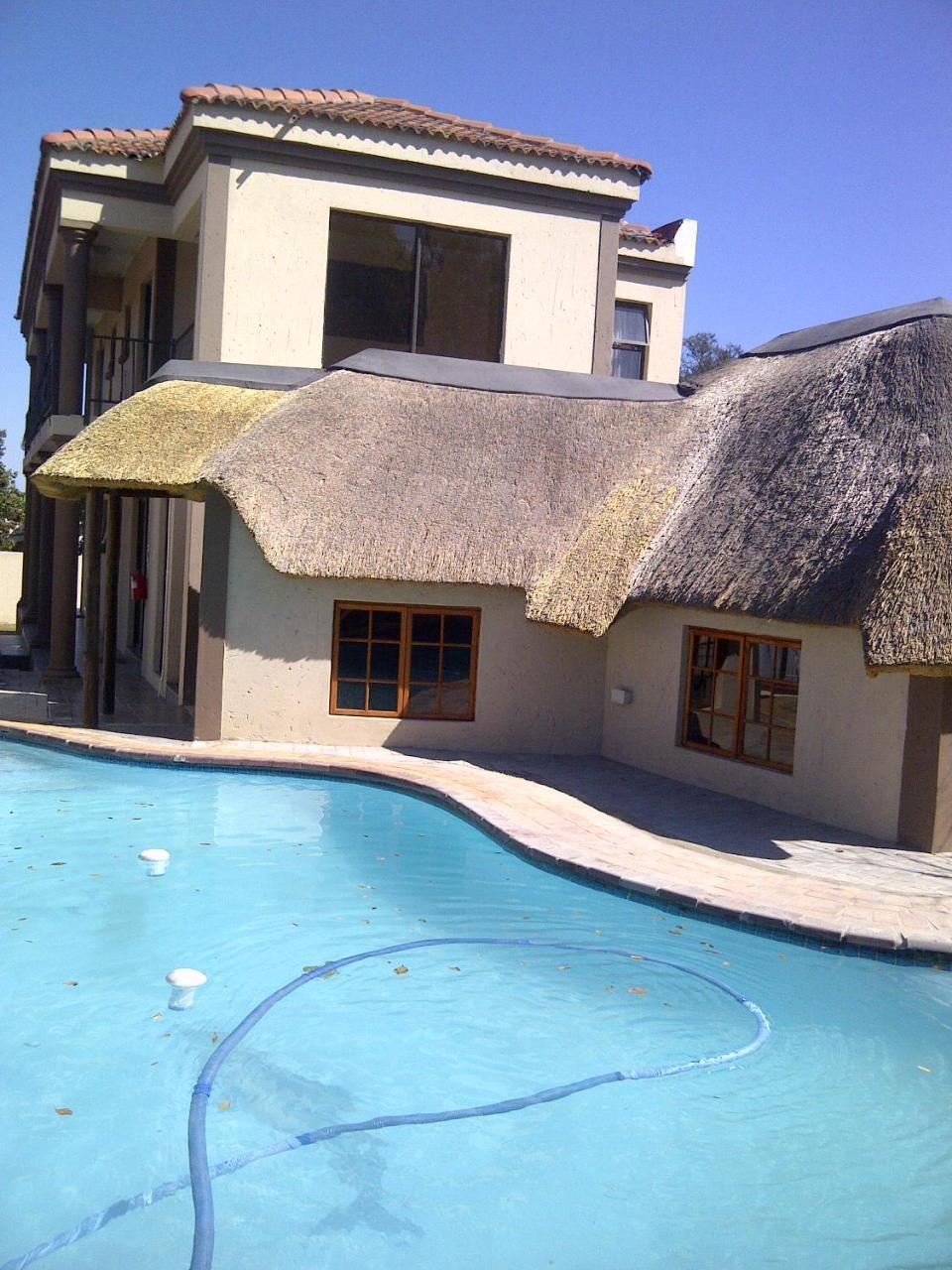 Lekoa Bed And Breakfast And Trading Vanderbijlpark Bagian luar foto